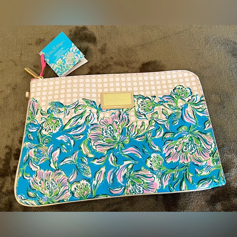 NWT Lilly Pulitzer Tech Pouch 2 Piece Set - Cumulus Blue Chick Magnet